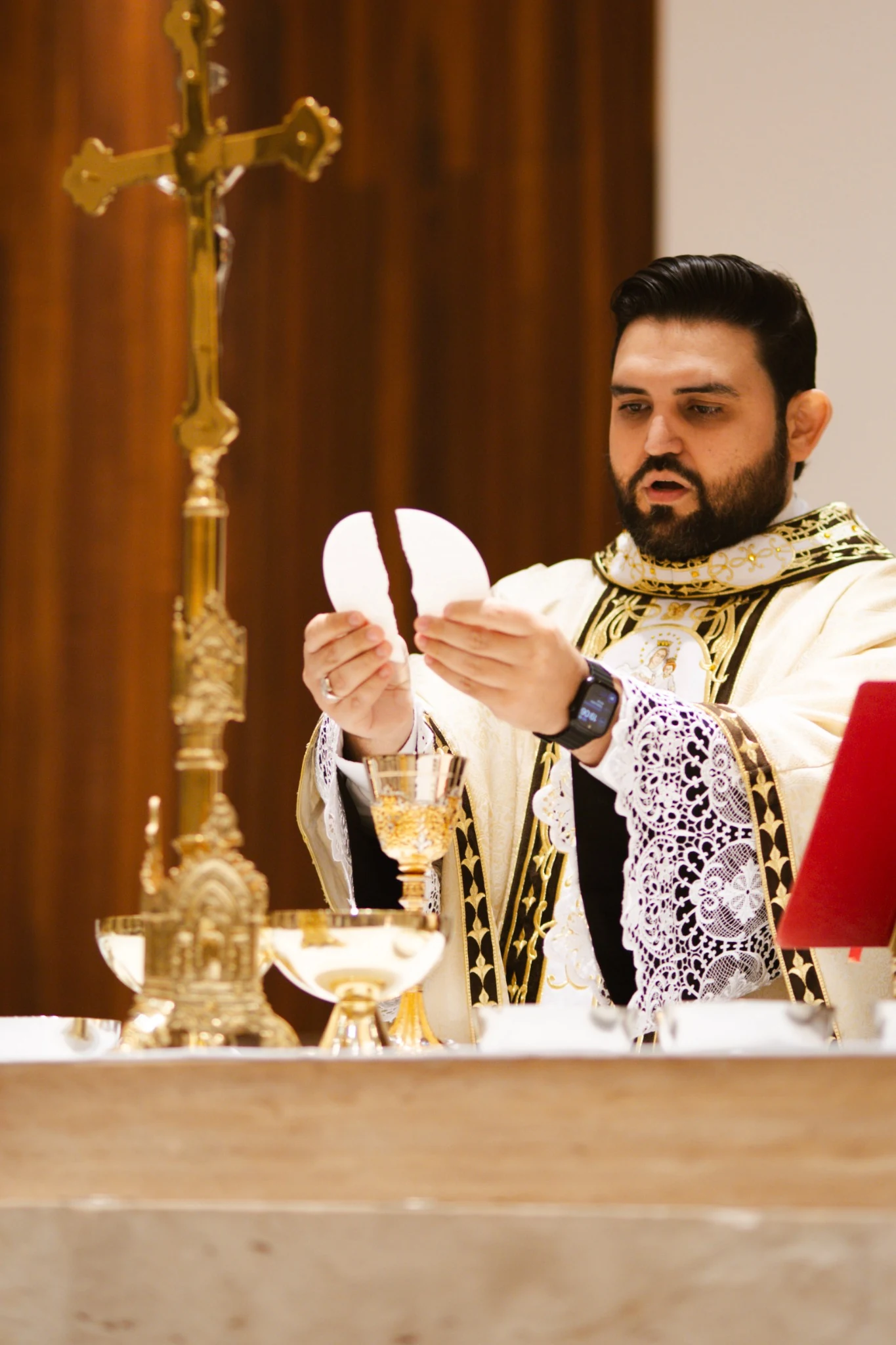 Celebração eucarística fotografada por Lívia